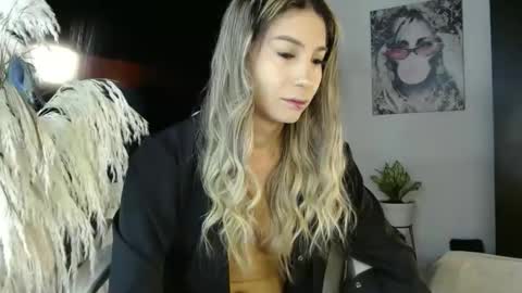 CALL ME LOVE SARITA online show from October 2025 11:33:02 AM