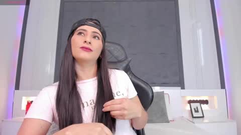  Sara Gomez  online show from February 2025 06:32:02 PM