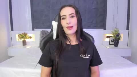  Sara Gomez  online show from October 2025 12:12:02 PM