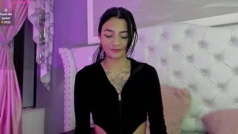 Snapshot of sarah_curtis chatting on November 2025 04:18:02 AM Sarah online show from November 2025 04:18:02 AM