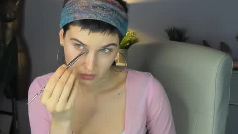 Snapshot of sarah_desire01 chatting on October 2025 01:45:02 PM Sarah online show from October 2025 01:45:02 PM