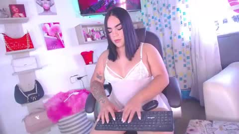 Snapshot of sarah_moonroe chatting on December 2025 08:26:01 PM sarah_moonroe online show from December 2025 08:26:01 PM