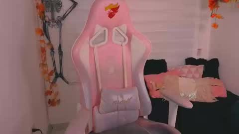 Sarah Ramirez online show from October 2025 03:06:01 AM