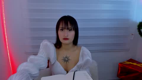 Sarah Ramirez online show from November 2025 03:30:01 AM