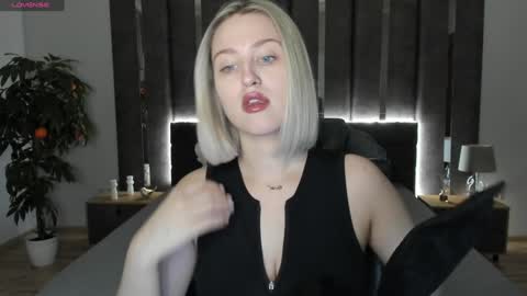 Sarah online show from December 2024 12:51:02 AM