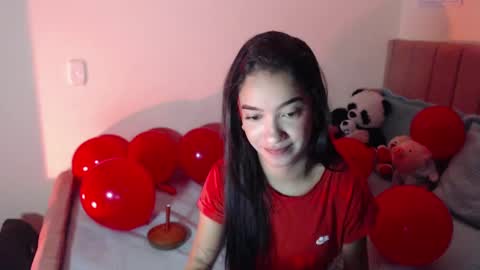 Snapshot of sarah_stone15 chatting on December 2024 01:06:01 PM Sarah online show from December 2024 01:06:01 PM