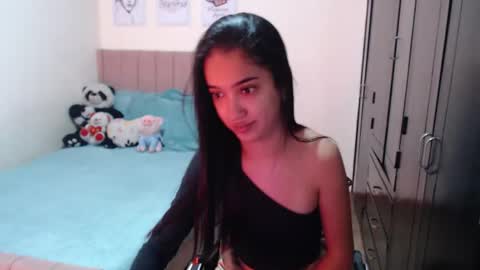 Snapshot of sarah_stone15 chatting on December 2024 05:14:02 PM Sarah online show from December 2024 05:14:02 PM