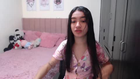 Snapshot of sarah_stone15 chatting on January 2025 04:14:02 PM Sarah online show from January 2025 04:14:02 PM