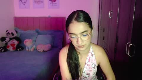 Snapshot of sarah_stone15 chatting on February 2025 10:53:02 PM Sarah online show from February 2025 10:53:02 PM