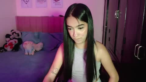 Snapshot of sarah_stone15 chatting on February 2025 08:20:02 PM Sarah online show from February 2025 08:20:02 PM