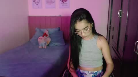 Snapshot of sarah_stone15 chatting on February 2025 09:23:01 PM Sarah online show from February 2025 09:23:01 PM