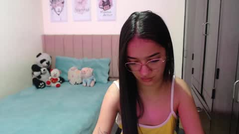 Snapshot of sarah_stone15 chatting on March 2025 03:59:02 PM Sarah online show from March 2025 03:59:02 PM