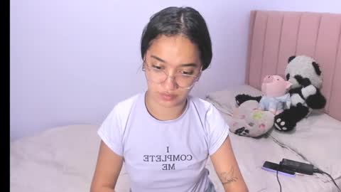 Snapshot of sarah_stone15 chatting on October 2025 01:52:02 AM Sarah online show from October 2025 01:52:02 AM