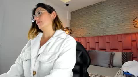 Sarah Deyvis online show from October 2025 08:20:01 PM