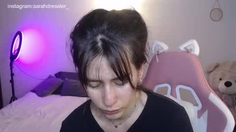 sarahdressler online show from November 2025 02:32:02 AM