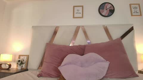 Snapshot of sarahevans__ chatting on December 2024 01:58:02 AM Sarah Evans online show from December 2024 01:58:02 AM