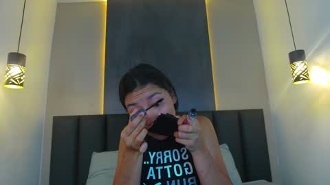 Snapshot of sarahevans__ chatting on January 2025 12:21:01 PM Sarah Evans online show from January 2025 12:21:01 PM