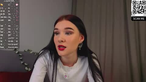 Sarah  online show from September 2025 10:15:02 PM