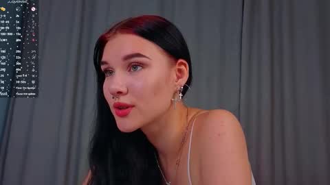 Sarah  online show from October 2025 10:18:02 PM