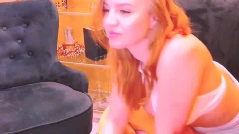 Sarah  Follow me  Thumb UP  online show from January 2025 12:58:02 PM