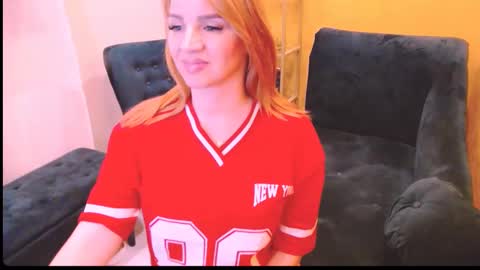 Sarah  Follow me  Thumb UP  online show from January 2025 01:23:02 PM