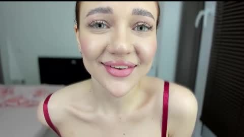 Snapshot of sarahphyllis chatting on February 2025 06:59:02 PM sarahphyllis online show from February 2025 06:59:02 PM
