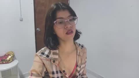 Sarah  online show from September 2025 01:05:01 PM