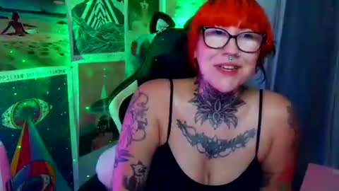 Sarah T online show from October 2025 11:18:02 PM