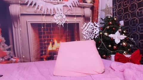 Sara  online show from December 2024 01:06:02 PM