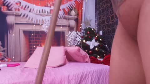 Sara  online show from December 2024 04:08:02 PM