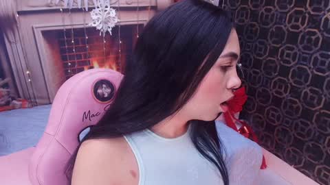 Sara  online show from December 2024 12:05:02 PM