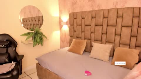 Snapshot of sarakush chatting on September 2025 12:38:02 PM Sara online show from September 2025 12:38:02 PM