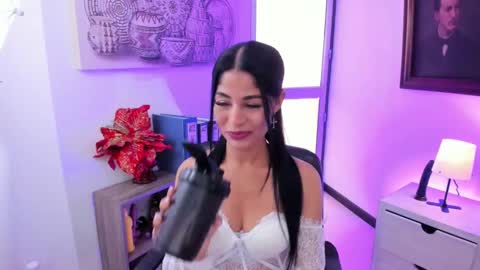 Snapshot of saralife69 chatting on January 2025 03:04:02 PM saralife69 online show from January 2025 03:04:02 PM