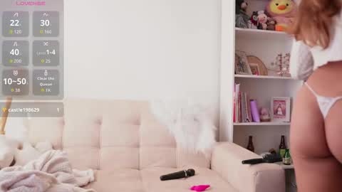 Sara online show from October 2025 10:18:02 PM