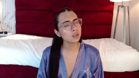 Snapshot of sarasaenz_99 chatting on January 2025 10:42:01 PM Sara online show from January 2025 10:42:01 PM