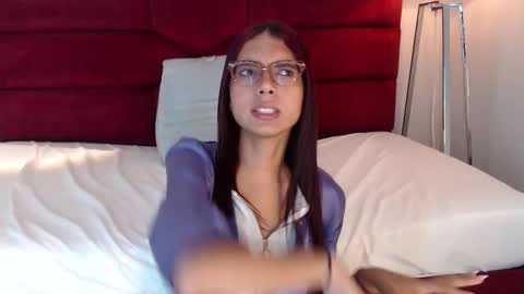Snapshot of sarasaenz_99 chatting on February 2025 10:32:02 PM Sara online show from February 2025 10:32:02 PM