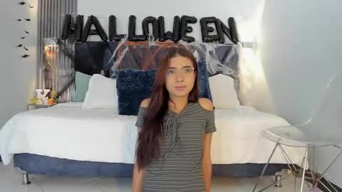 Snapshot of sarasaenz_99 chatting on October 2025 08:13:02 PM Sara online show from October 2025 08:13:02 PM