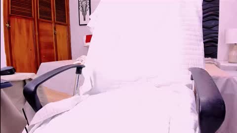 Snapshot of sarasofia44 chatting on November 2025 05:13:02 PM Sara Sofia online show from November 2025 05:13:02 PM