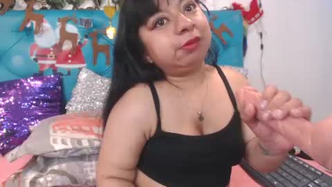 Sara Wills online show from December 2024 02:33:02 PM