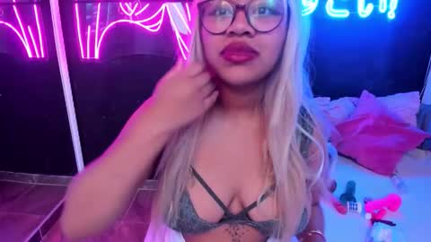 saraycooper_ online show from September 2025 04:59:02 AM