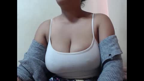 Snapshot of saronette chatting on October 2025 05:51:02 AM saronette online show from October 2025 05:51:02 AM