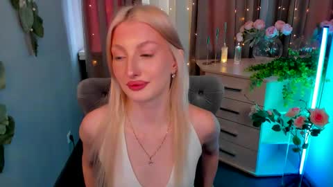 sarrah_blush online show from September 2025 01:44:02 PM