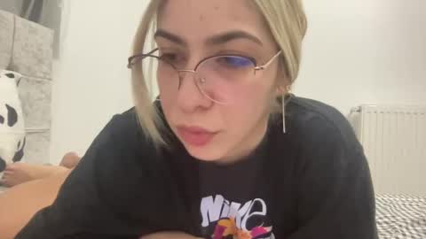 Snapshot of sarrah_rossy chatting on January 2025 10:08:01 PM Sarrah online show from January 2025 10:08:01 PM
