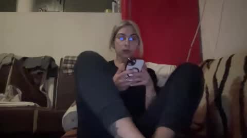 Snapshot of sarrah_rossy chatting on January 2025 06:24:02 PM Sarrah online show from January 2025 06:24:02 PM
