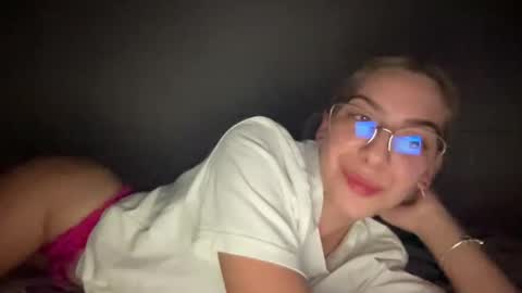 Snapshot of sarrah_rossy chatting on January 2025 12:06:02 AM Sarrah online show from January 2025 12:06:02 AM