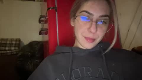Snapshot of sarrah_rossy chatting on January 2025 12:30:01 AM Sarrah online show from January 2025 12:30:01 AM