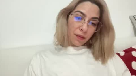 Snapshot of sarrah_rossy chatting on January 2025 09:55:02 PM Sarrah online show from January 2025 09:55:02 PM