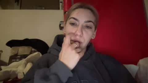 Snapshot of sarrah_rossy chatting on January 2025 03:04:02 AM Sarrah online show from January 2025 03:04:02 AM