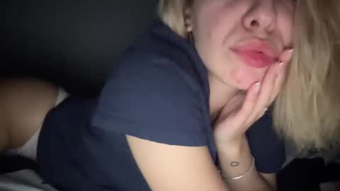 Snapshot of sarrah_rossy chatting on January 2025 09:33:01 PM Sarrah online show from January 2025 09:33:01 PM