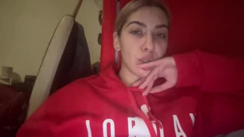 Snapshot of sarrah_rossy chatting on February 2025 10:34:01 PM Sarrah online show from February 2025 10:34:01 PM